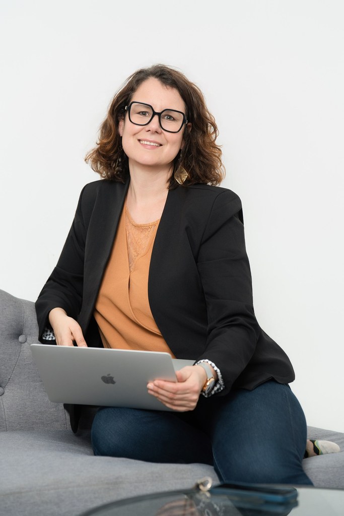 Hélène Bayard, Dirigeante de la SARL R.R.H.